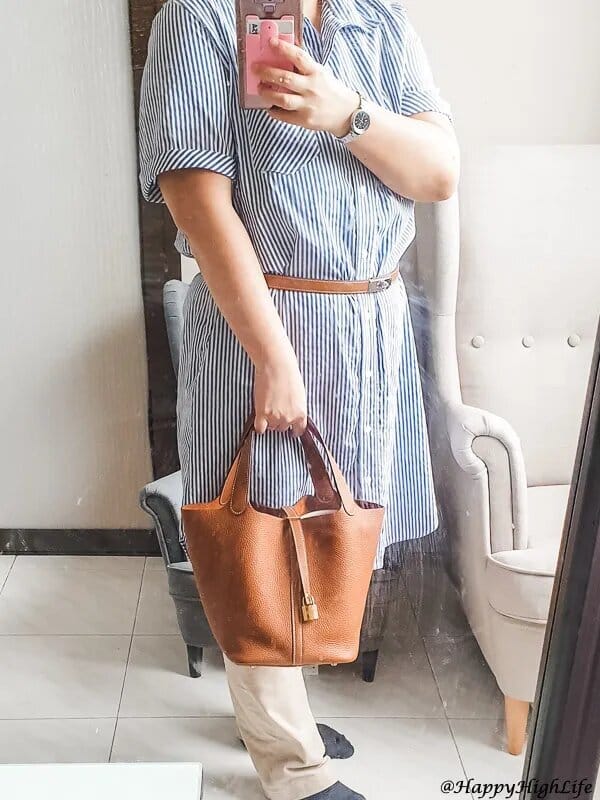 Customer photo review of Etoupe Luxe Lock Tote