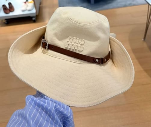 Customer photo review of Miumiu Bucket Hat 380723