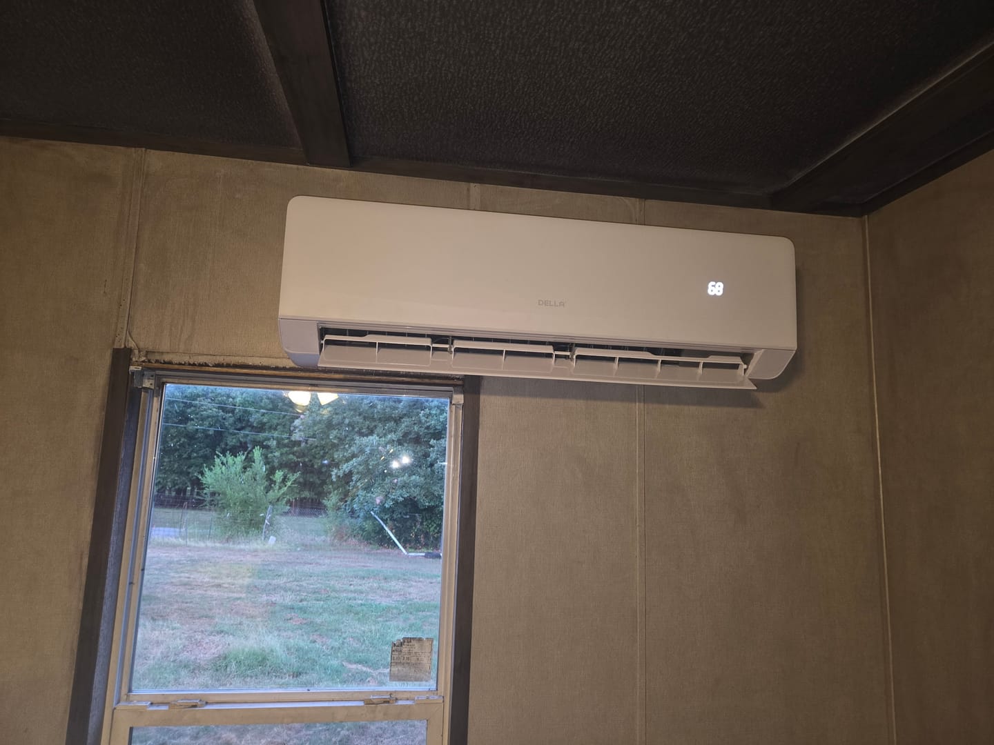 Customer photo review of DELLA Serena Series 18000 BTU 22 SEER2 Mini-Split Heat Pump AC - Up to 1000 Sq.Ft.