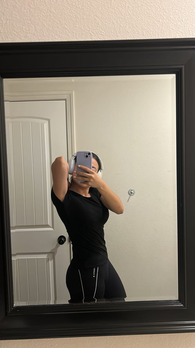 Customer photo review of W285 - Elevate Flare Leggings