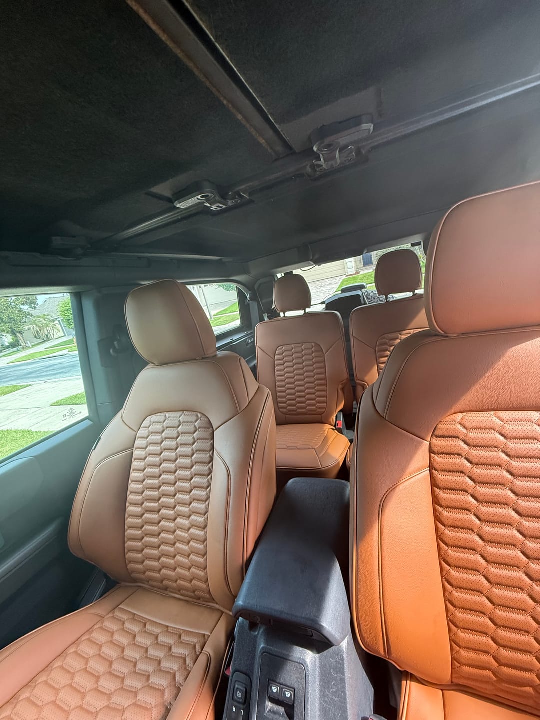 Customer photo review of 2021+ Ford Bronco 2 Door Custom Leather Seat Covers