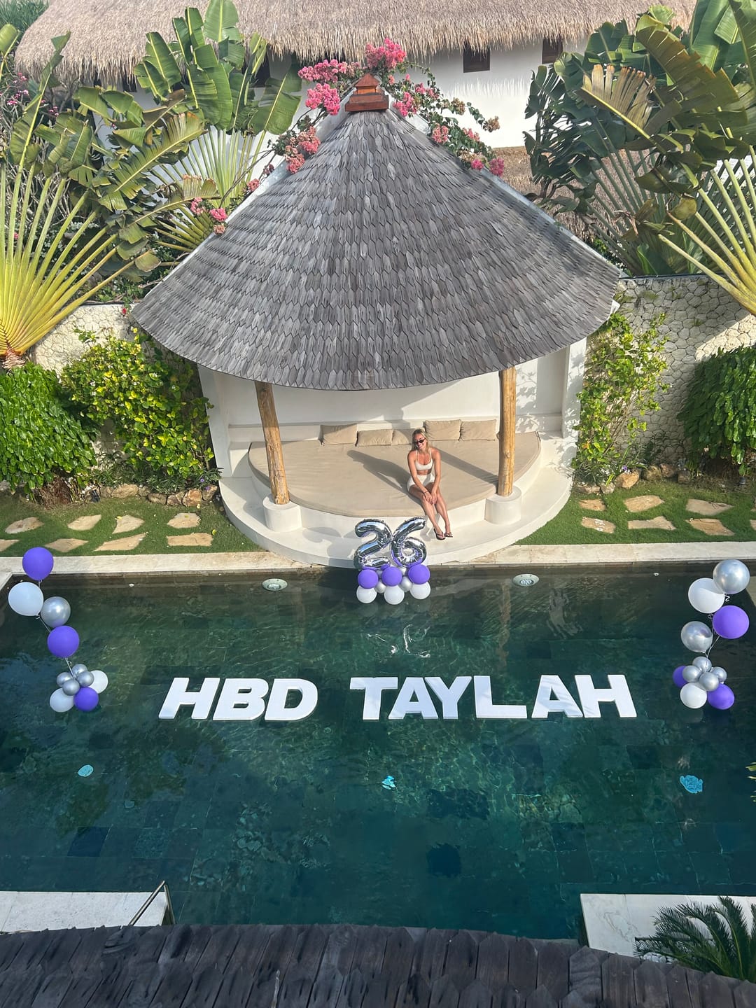 Customer photo review of 🎈 Pool Balloon Decoration Setup