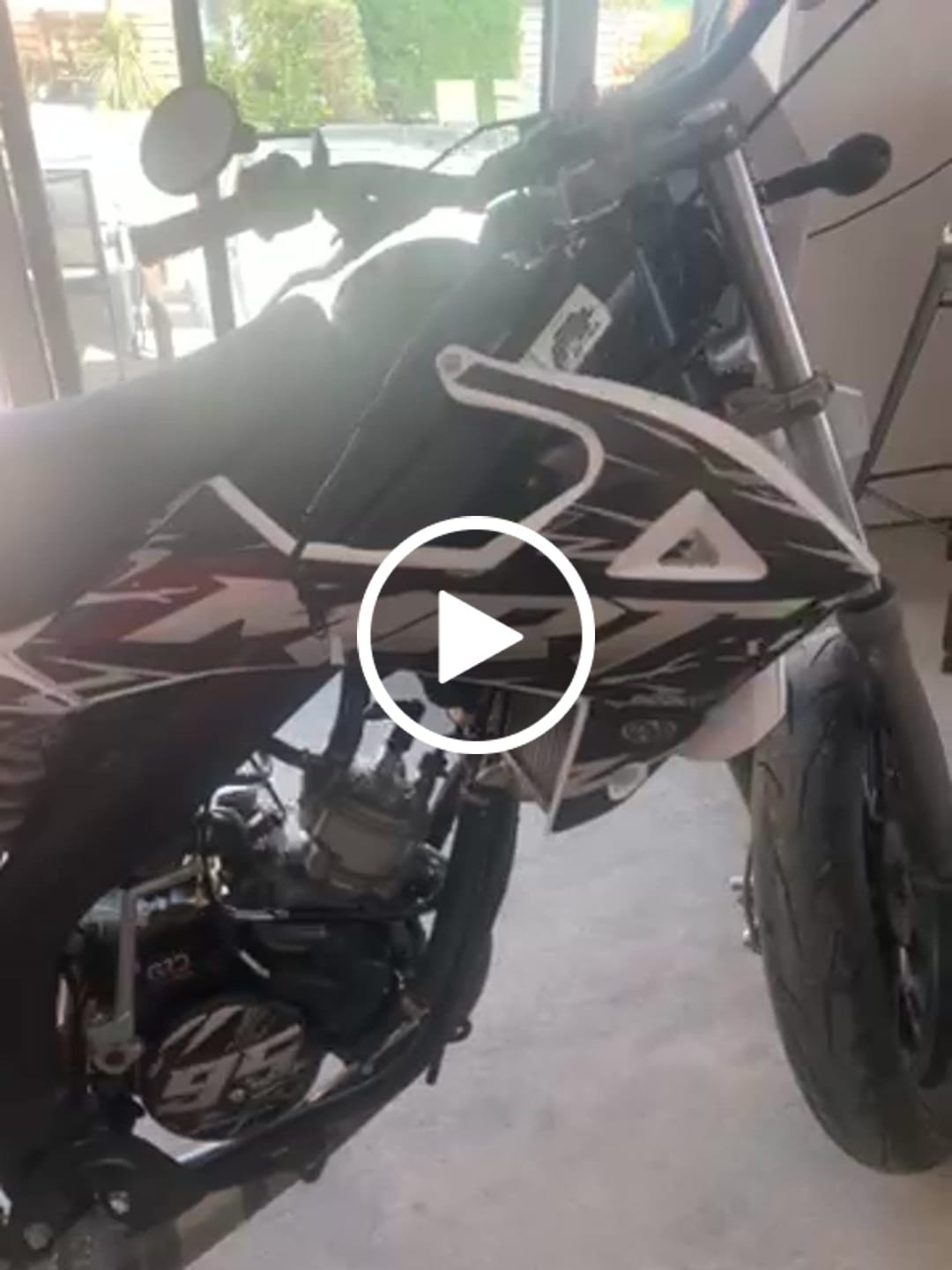 Recensione video del cliente sul kit decorativo Moto 50cc | Su misura
