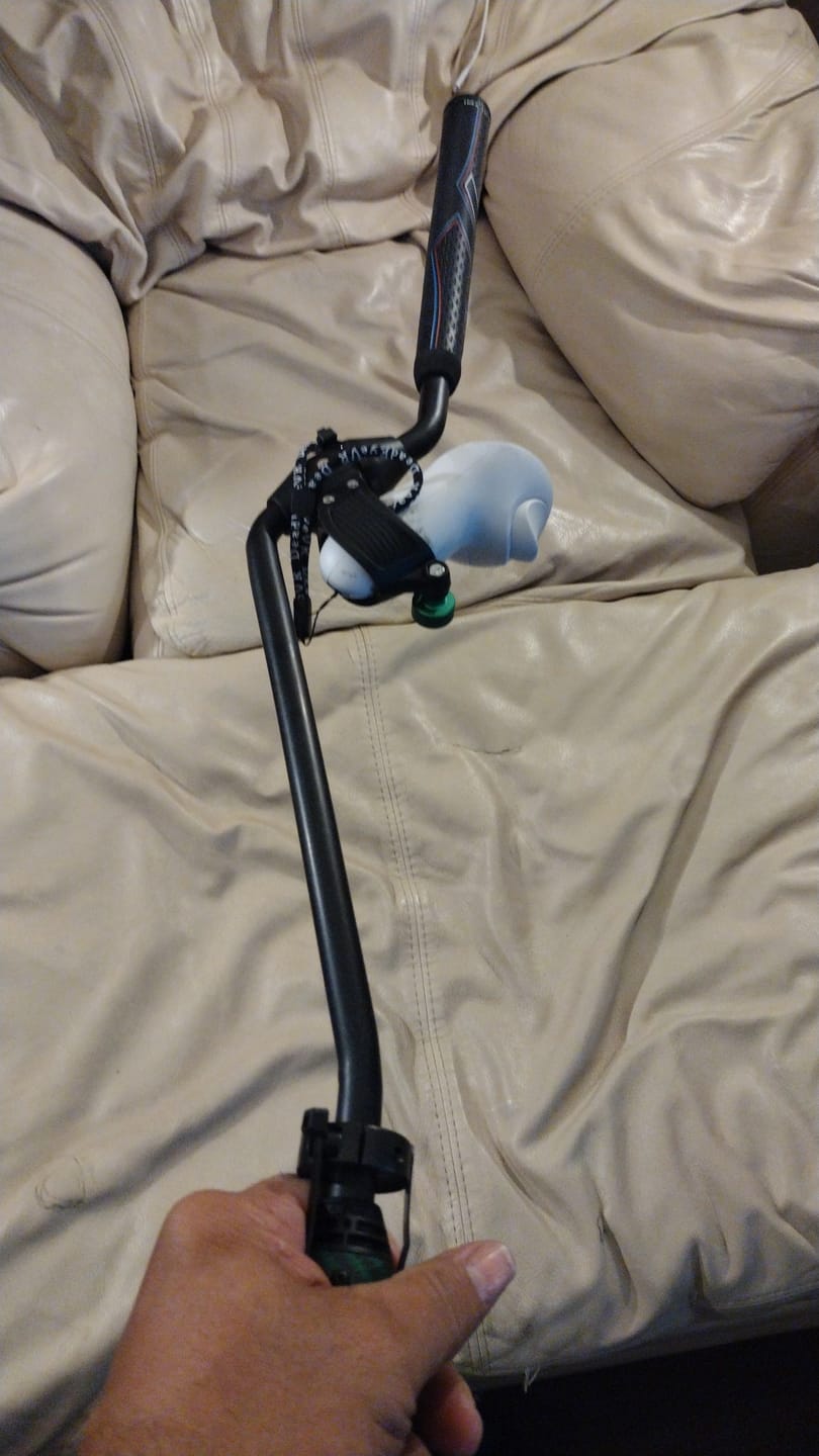 Customer photo review of DriVR Apex - VR Golf Club Handle Accessory - Compatible with Quest 3/3s and Pro