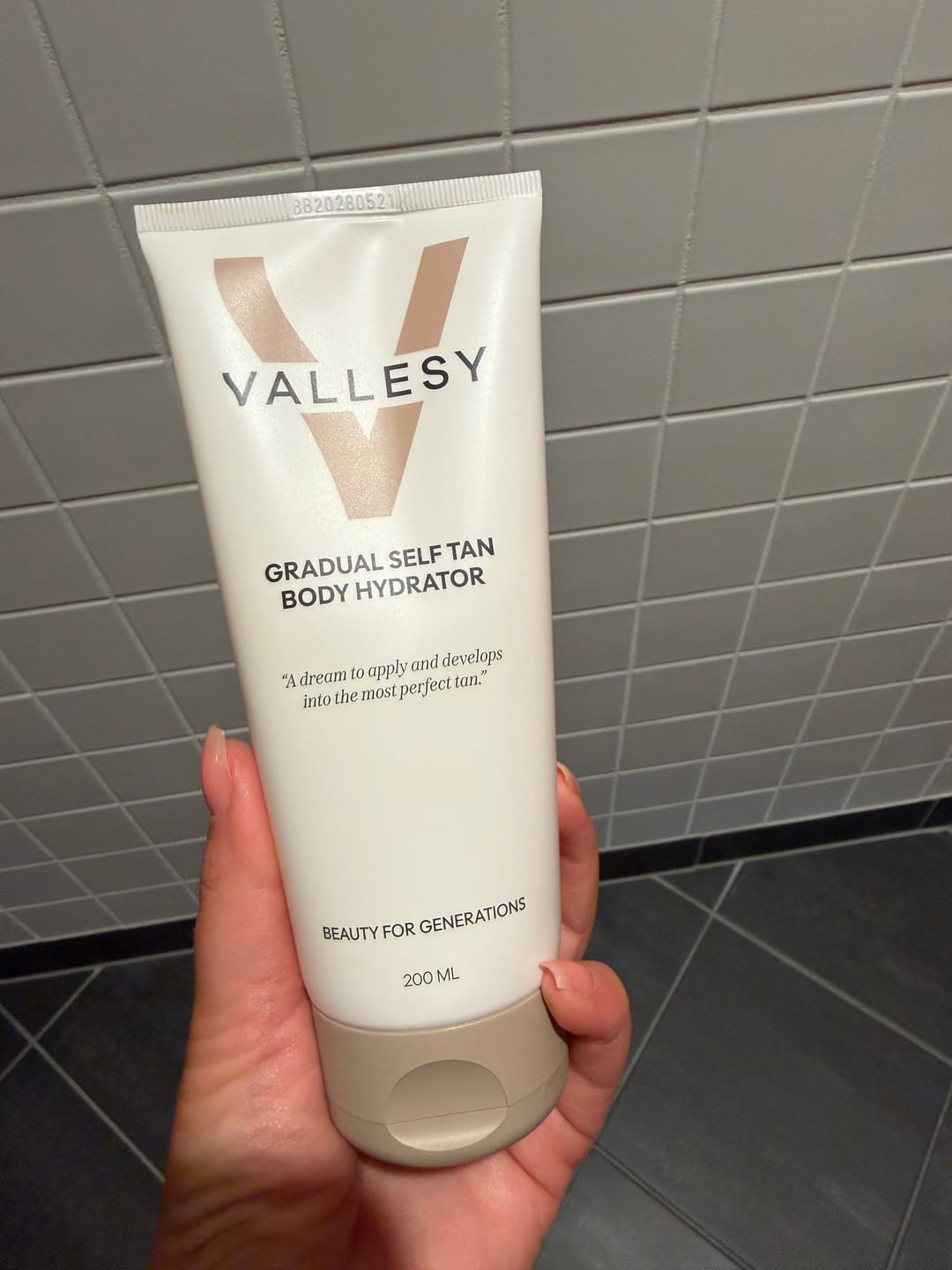 Customer photo review of Gradual Self Tan Body Hydrator