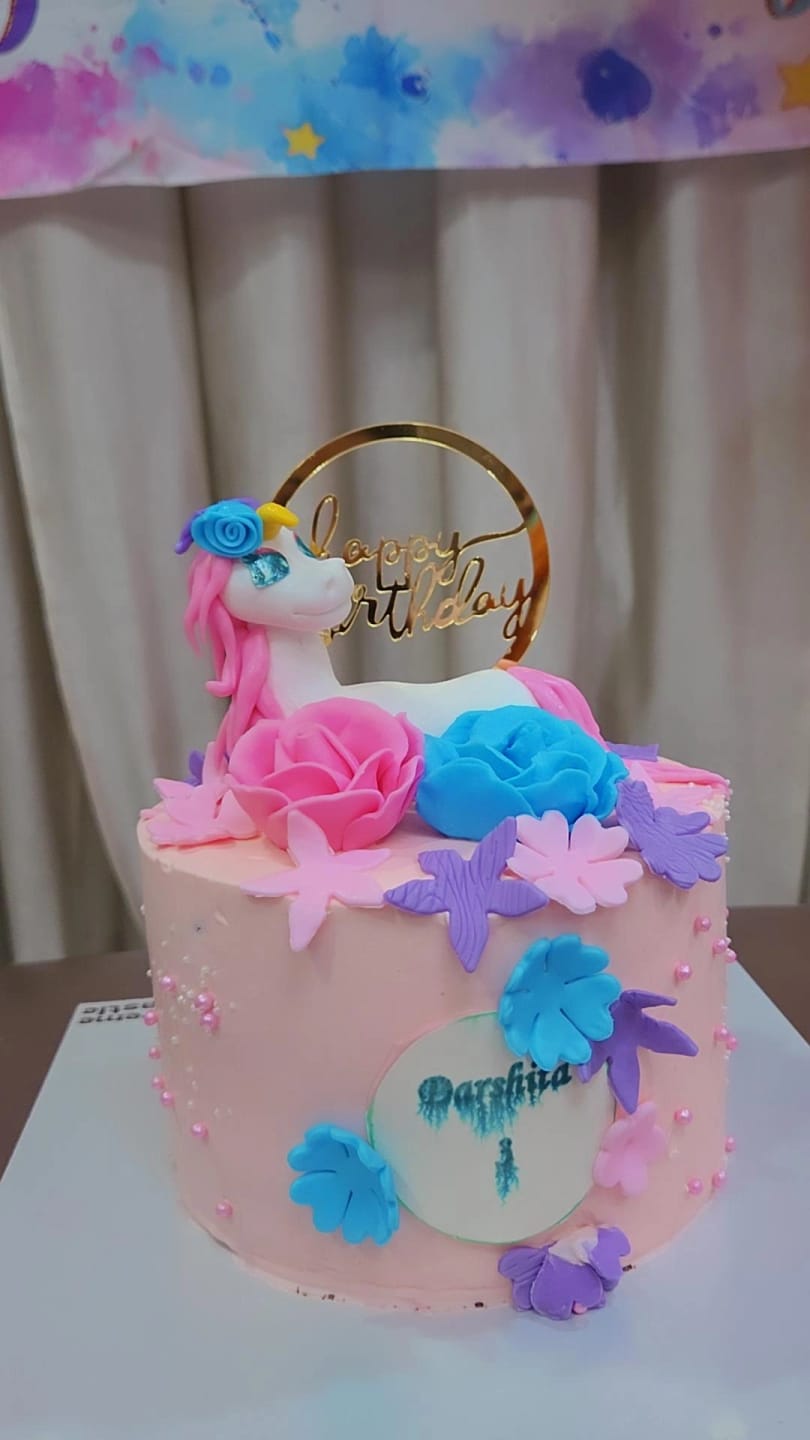 Customer photo review of Unicorn Lush Hair Cake