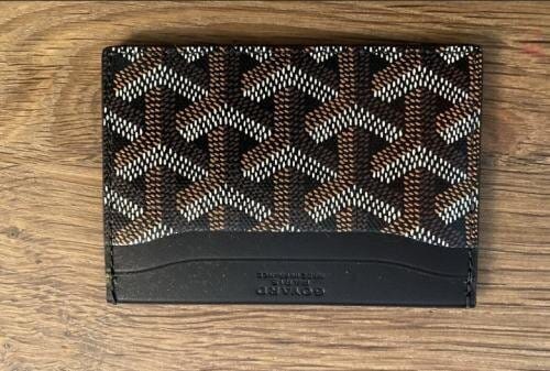 Customer photo review of Élan Slim Wallet