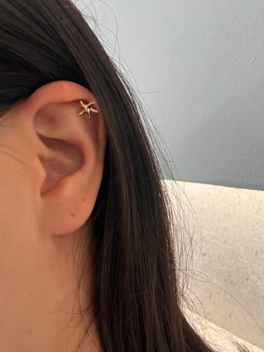 Customer photo review of Broquel Oro 10K