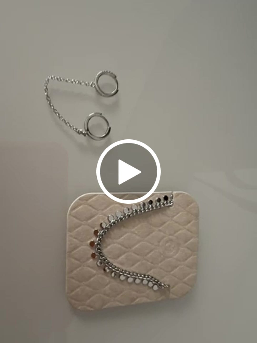 Customer video review of Pendientes Universal
