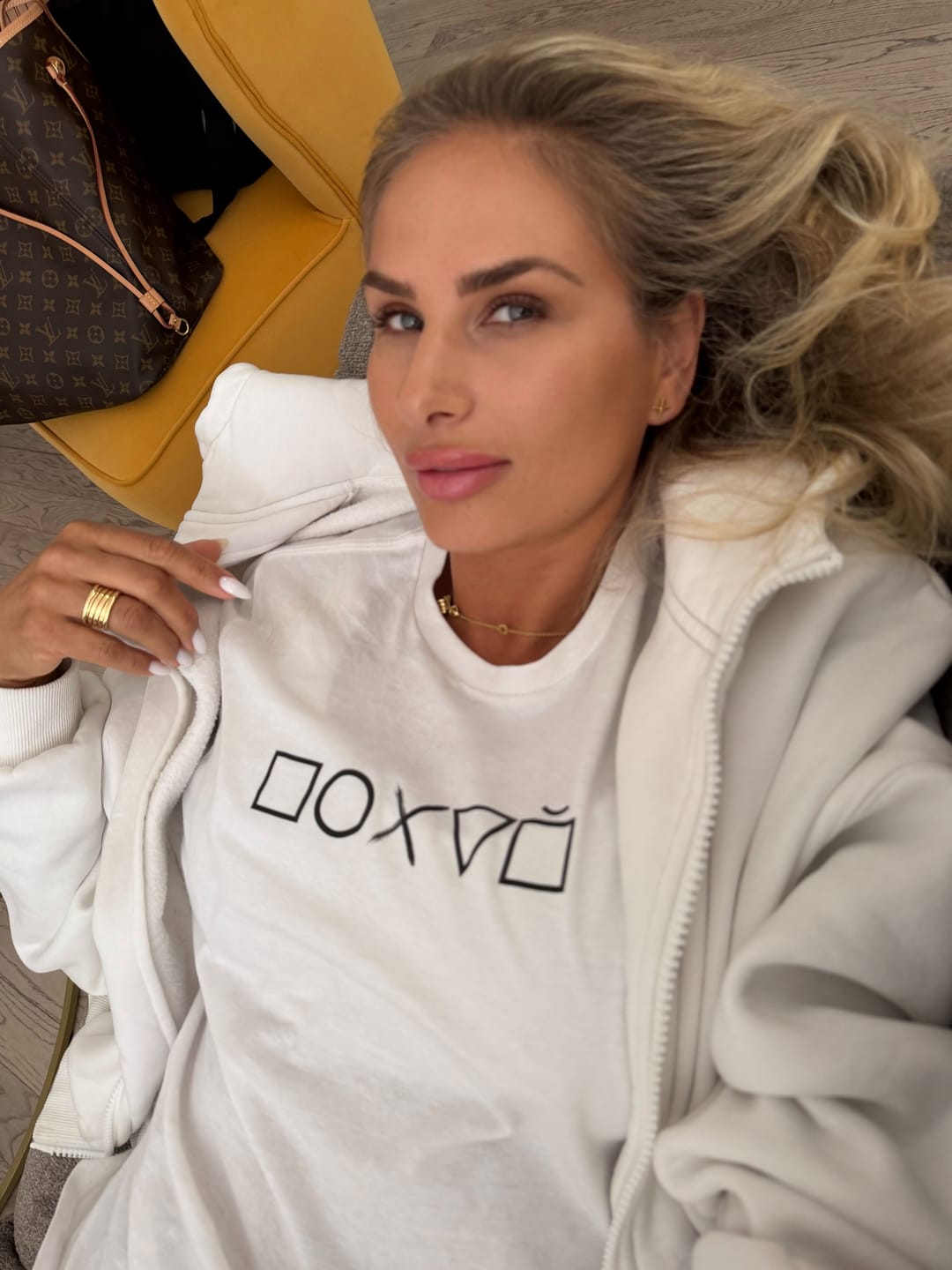 Customer photo review of Pohuy Tee