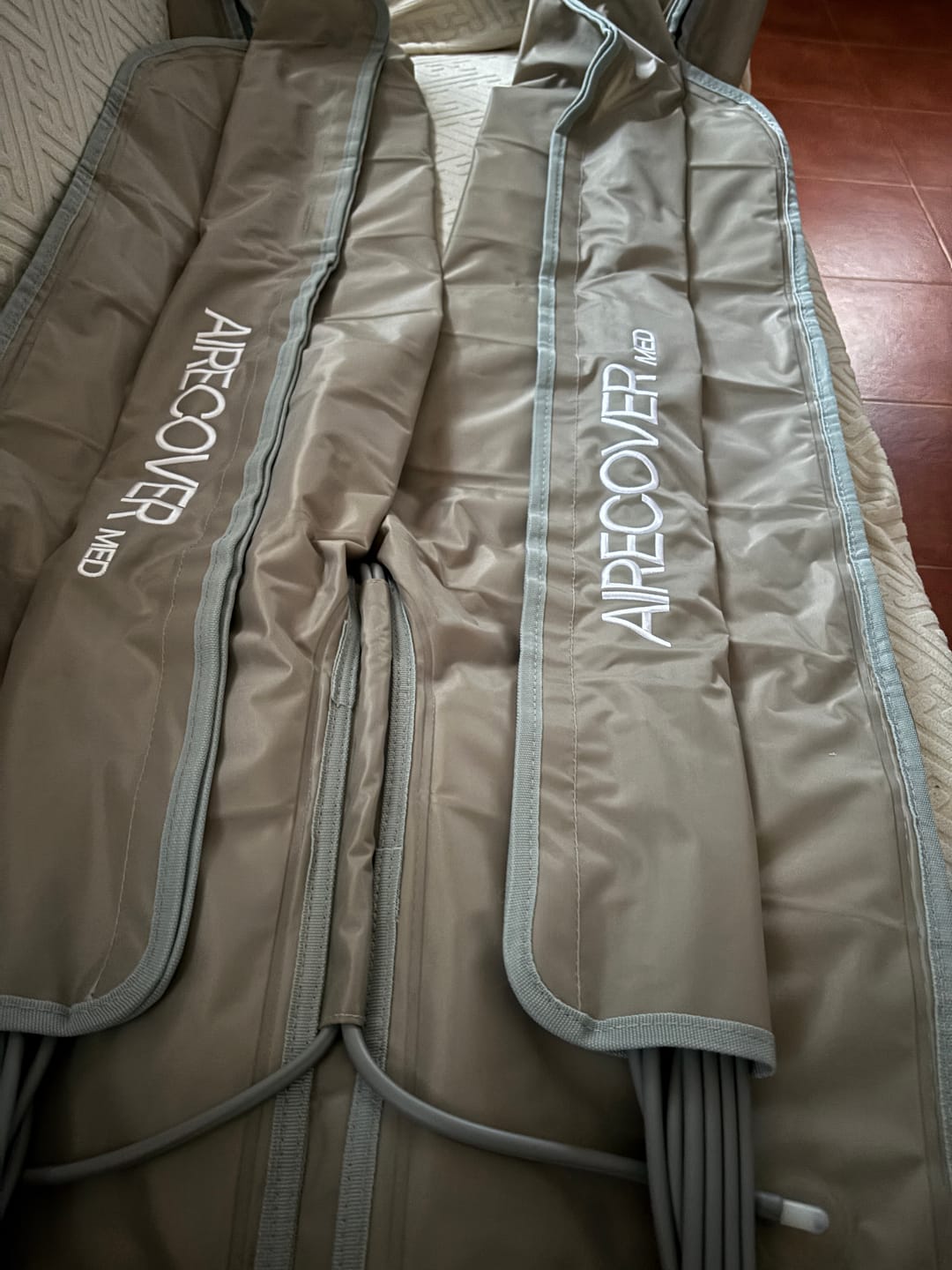 Customer photo review of Airecover Med 8.0 Pants