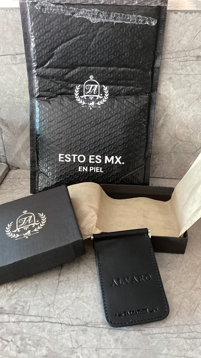 Customer photo review of Billetera clip de piel para hombre Cesar negro