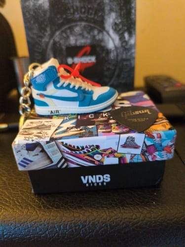 Customer photo review of Off-White Collection | Mini Sneakers Keychain
