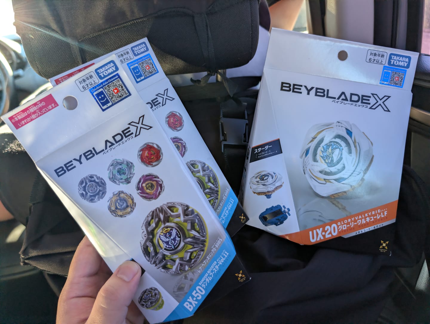 Customer photo review of [Pre-Order] Takara Tomy Beyblade X UX-20 Starter Glory Valkyrie LF