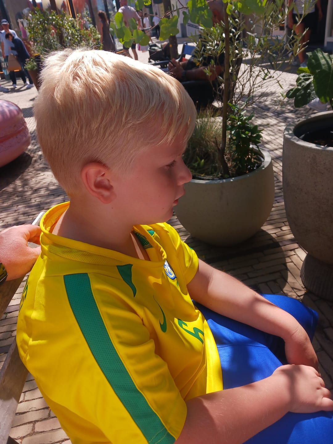 Customer photo review of Roberto Carlos Brazil 2002 World Cup Retro Kids Soccer Kit Jersey Kinder Trikot Maillot Enfant Soccer Shirt