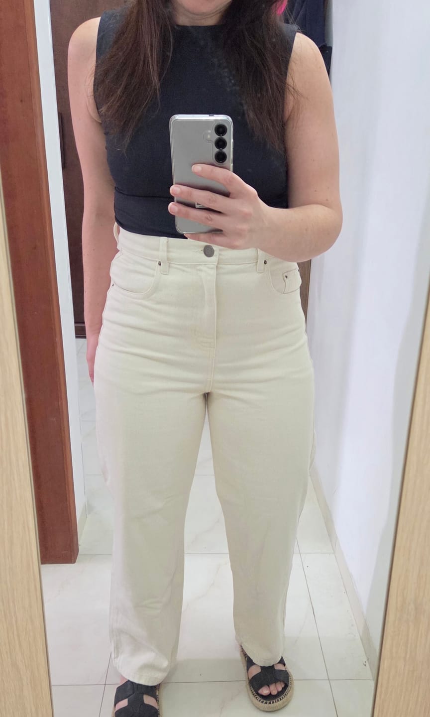 Customer photo review of Calça Jeans Reta Araçá Bege Natural