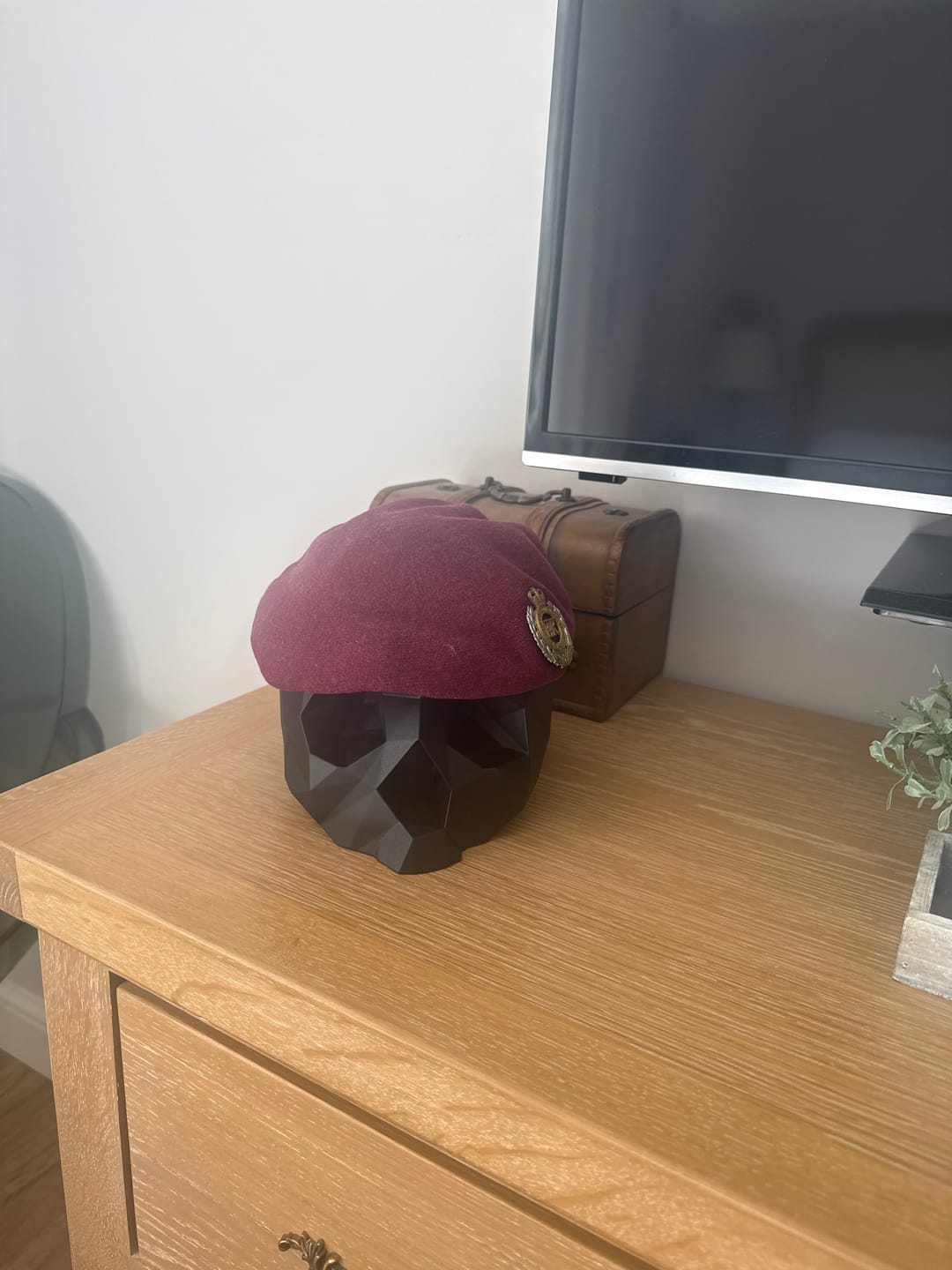 Customer photo review of Black Skull Stand