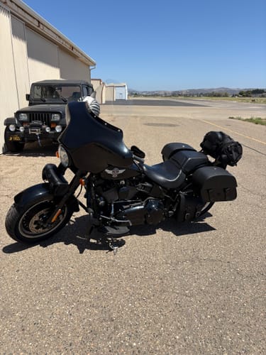 Customer photo review of 28L - Baelor Medium Quick Mount Motorcycle Saddlebags for Harley Softail Fat Boy FLSTF/I