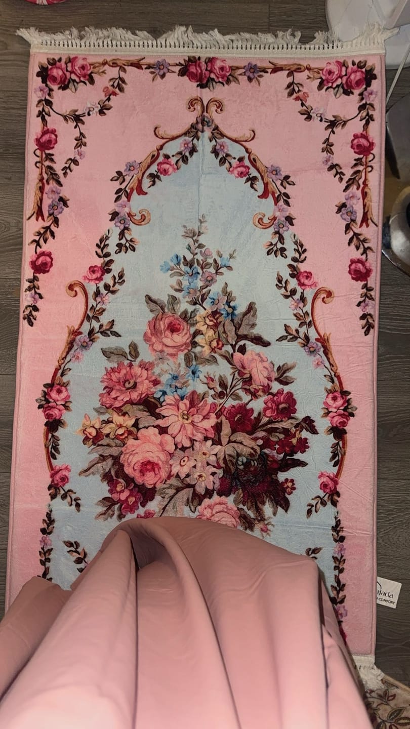 Customer photo review of Rosy Rehma Padded Prayer Mat