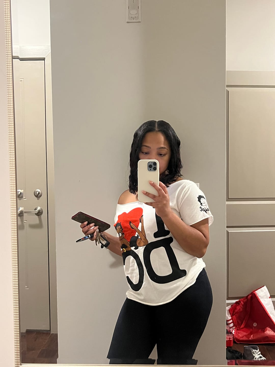 Customer photo review of I <3 DC OFF SHOULDER TEE