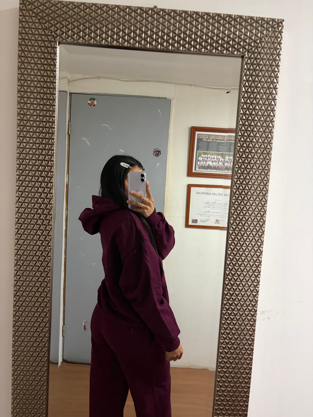 Customer photo review of (PRE-VENTA) POLERÓN HOODIE BURDEO - OVERSIZE CON GORRO LOGO Y ESPALDA BORDADO