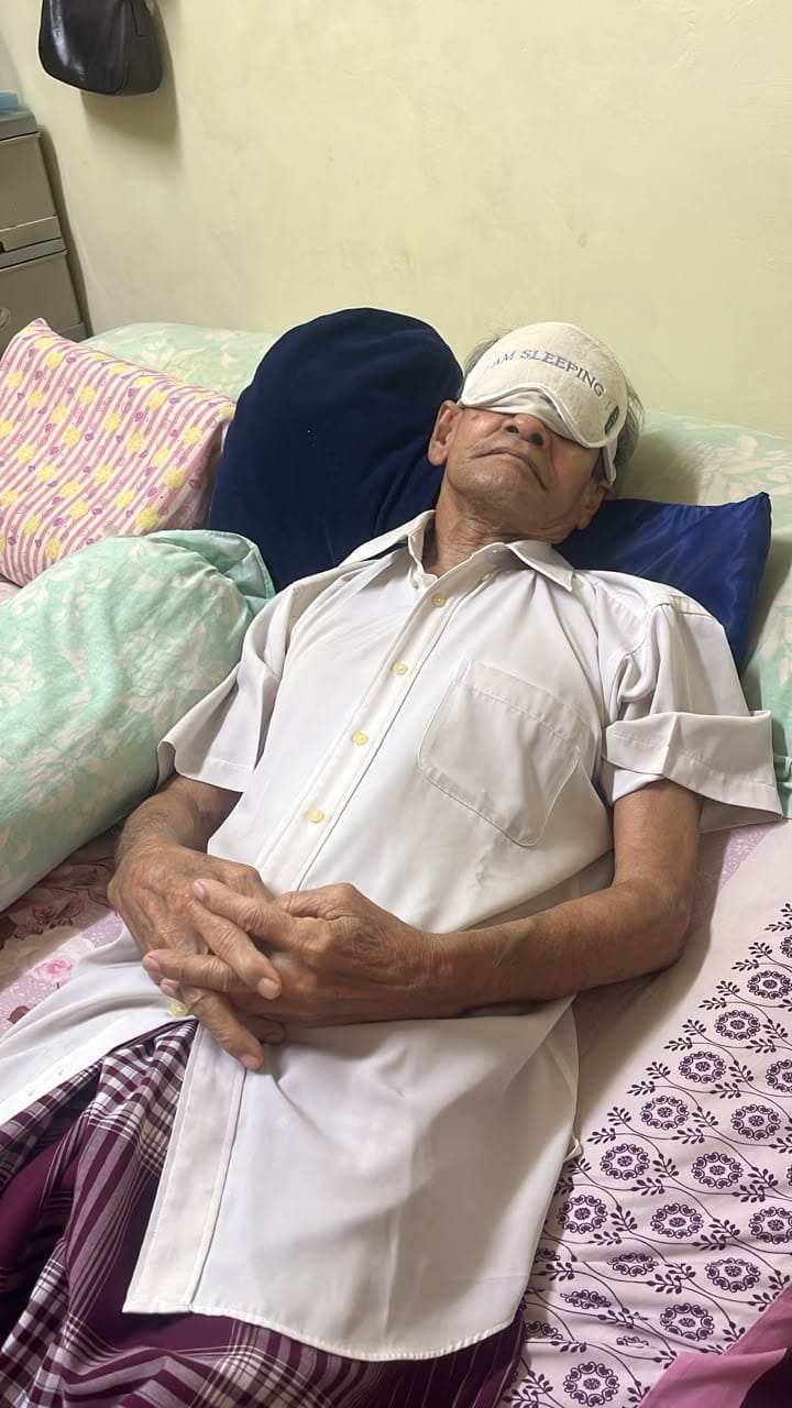 Customer photo review of I Am Sleeping Eye Mask