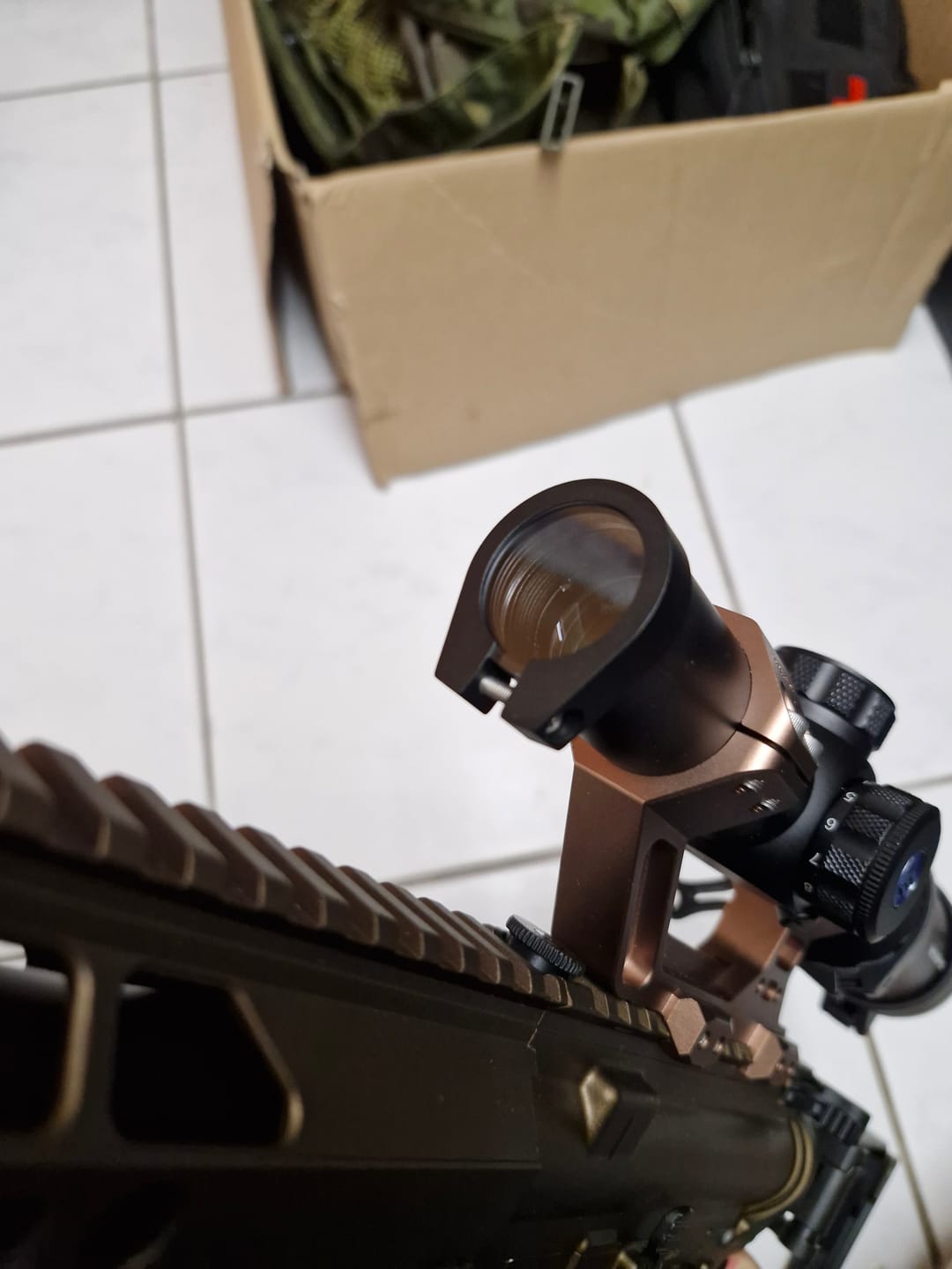Customer photo review of Vector Optics SCOT-59II VeWar Schutzscheibe für 28-30mm Objektiv