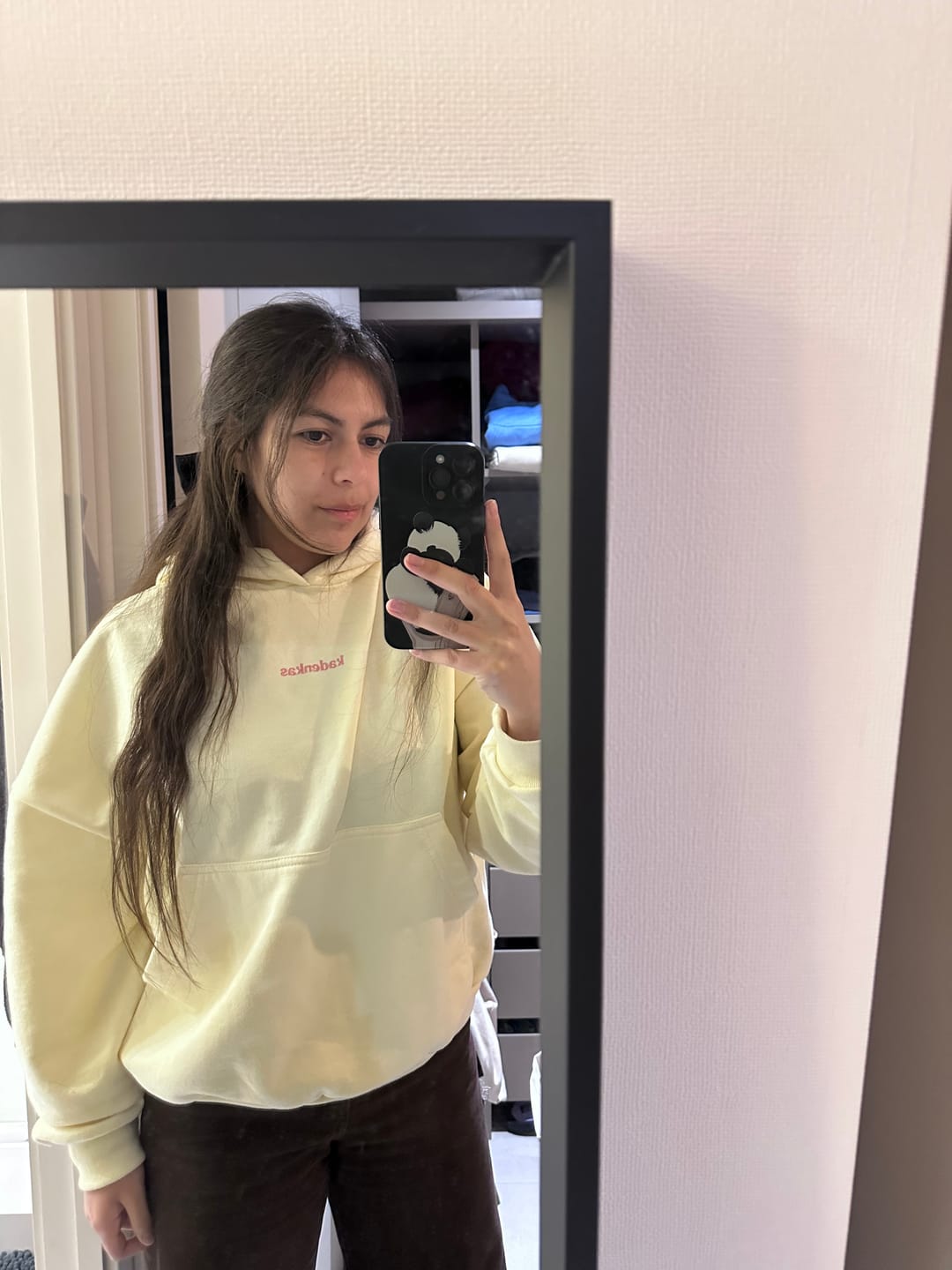 Customer photo review of POLERÓN HOODIE MANTEQUILLA - OVERSIZE CON GORRO LOGO Y ESPALDA BORDADO