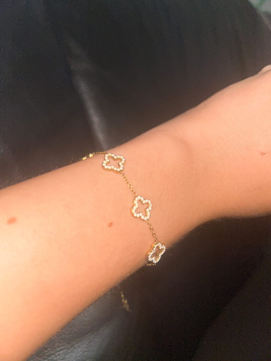 Customer photo review of Crystal Lucky Flower Y Kette 14K Vergoldet