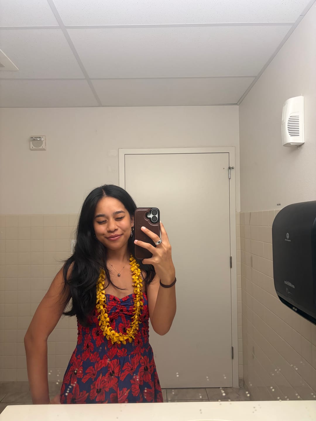 Customer photo review of Caitie Mini Dress 2.0 - Velzy