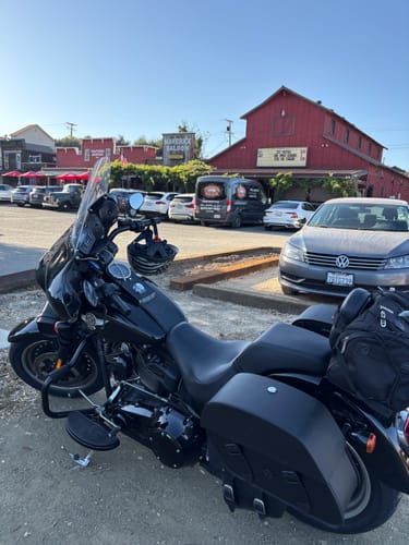 Customer photo review of 28L - Baelor Medium Quick Mount Motorcycle Saddlebags for Harley Softail Fat Boy FLSTF/I