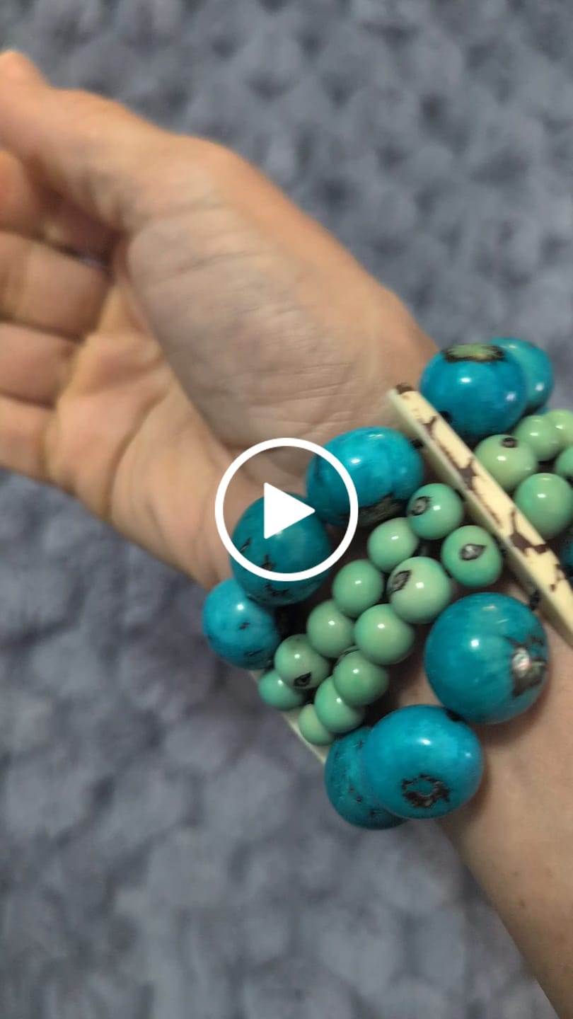 Customer video review of Molly Bracelet