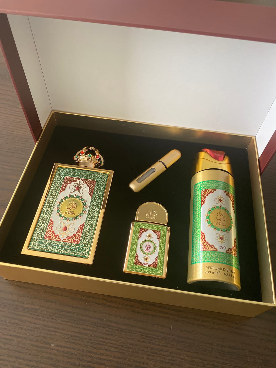 Customer photo review of CONJUNTO QUEEN OF ARABIA LATTAFA PRIDE - 100ML