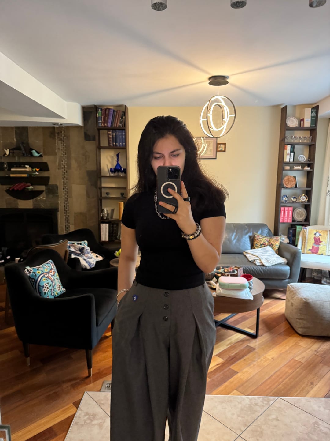 Customer photo review of Aelfric Eden Pleated Baggy Barrel Pants