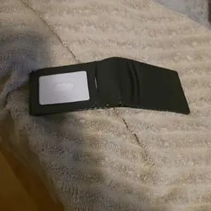 Customer photo review of VaultGuard™ Leather RFID Pop-Up Wallet