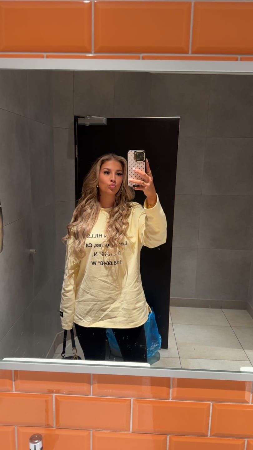 Customer photo review of VINTAGE LOGO LONGSLEEVE T-SHIRT BUTTER YELLOW