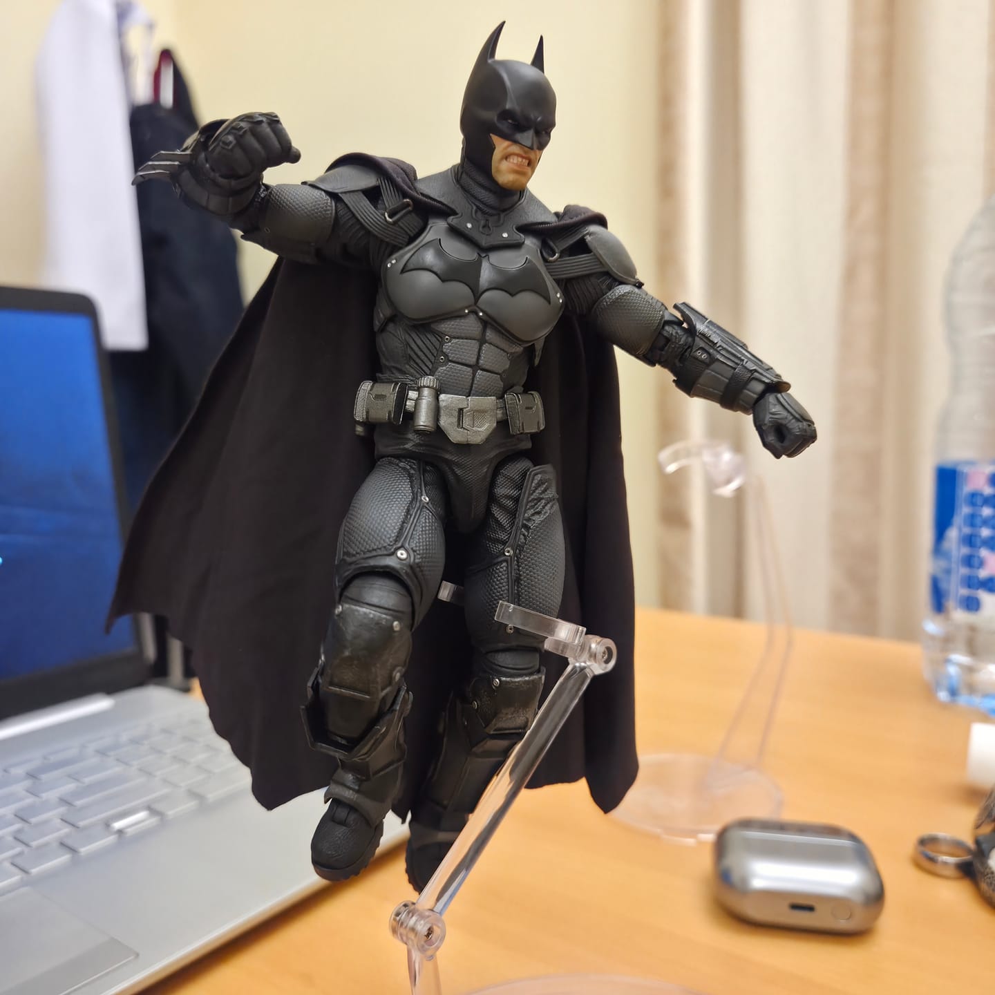 Customer photo review of Batman: Arkham Origins - Batman 1/12 Scale Figure