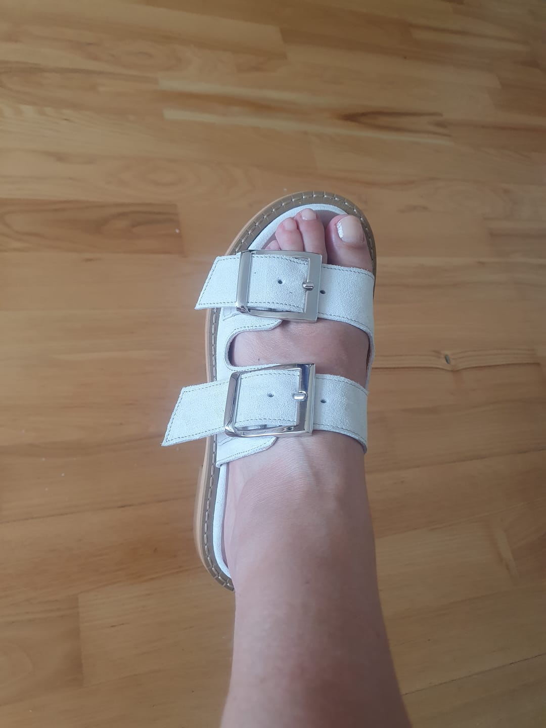 Customer photo review of Jūra Sandals