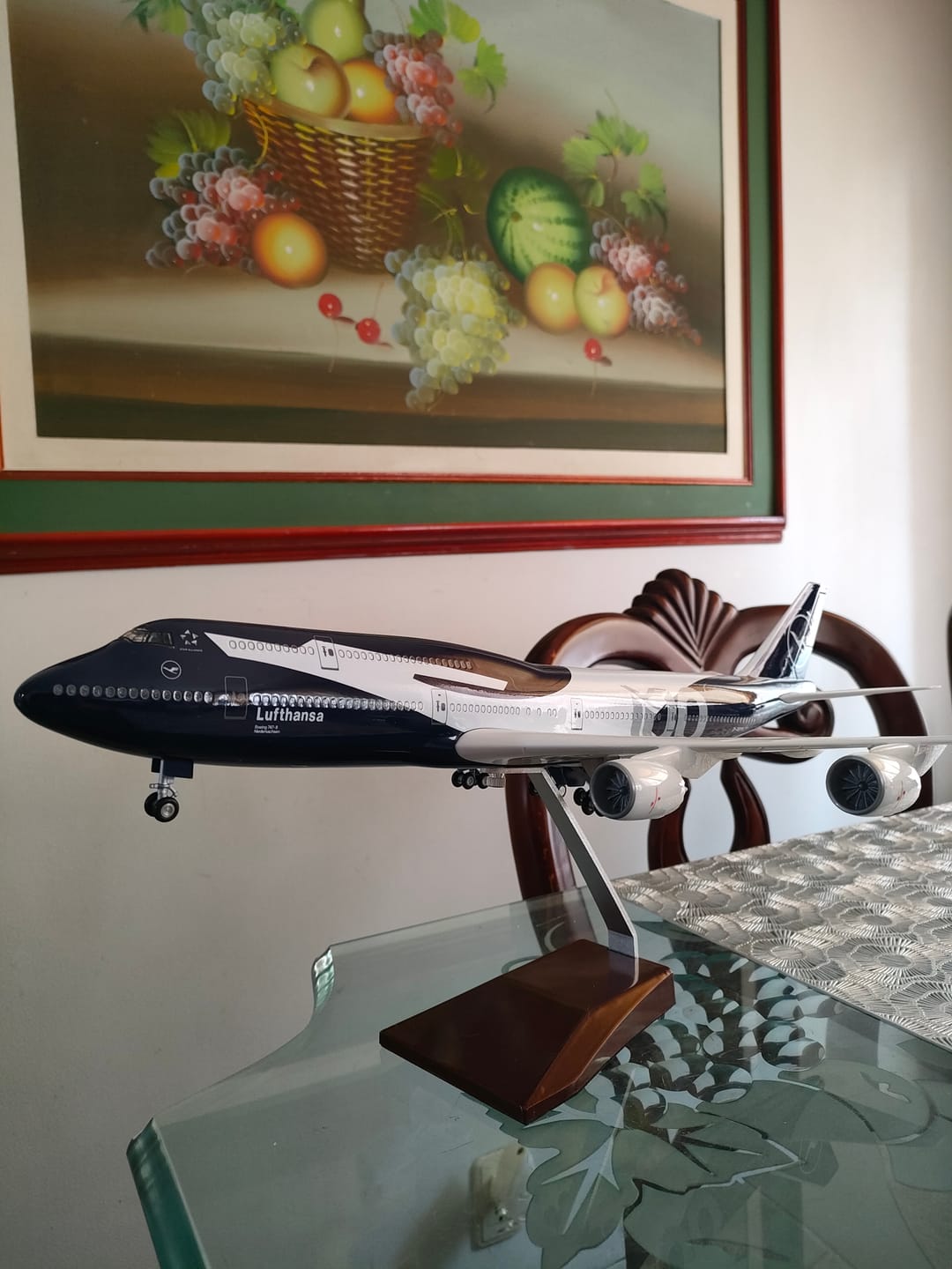 Customer photo review of Boeing 747-8 Lufthansa 100 Years Commemorative – 1:150 Scale Model