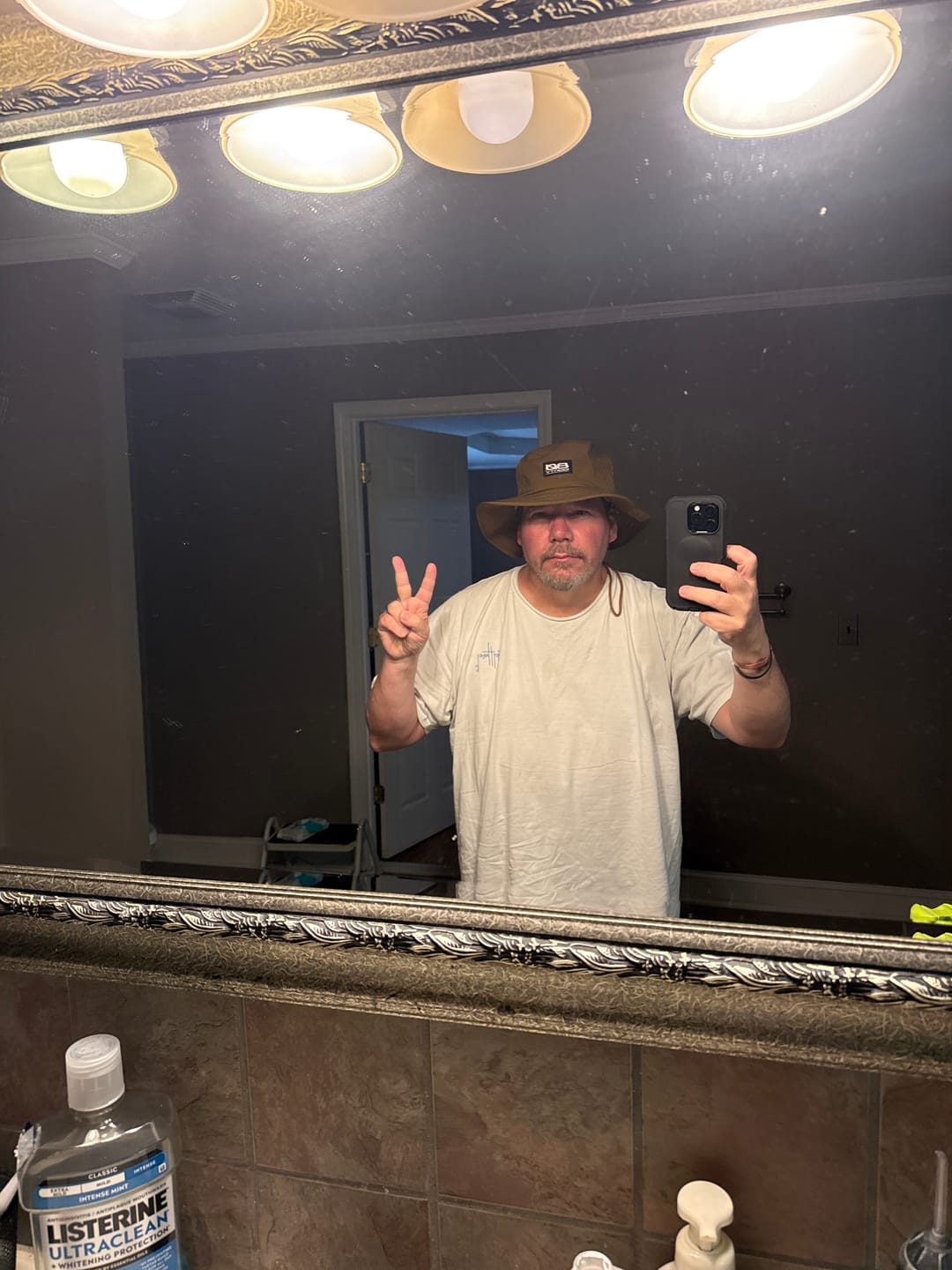 Customer photo review of 80Eighty® Arid Bucket Hat