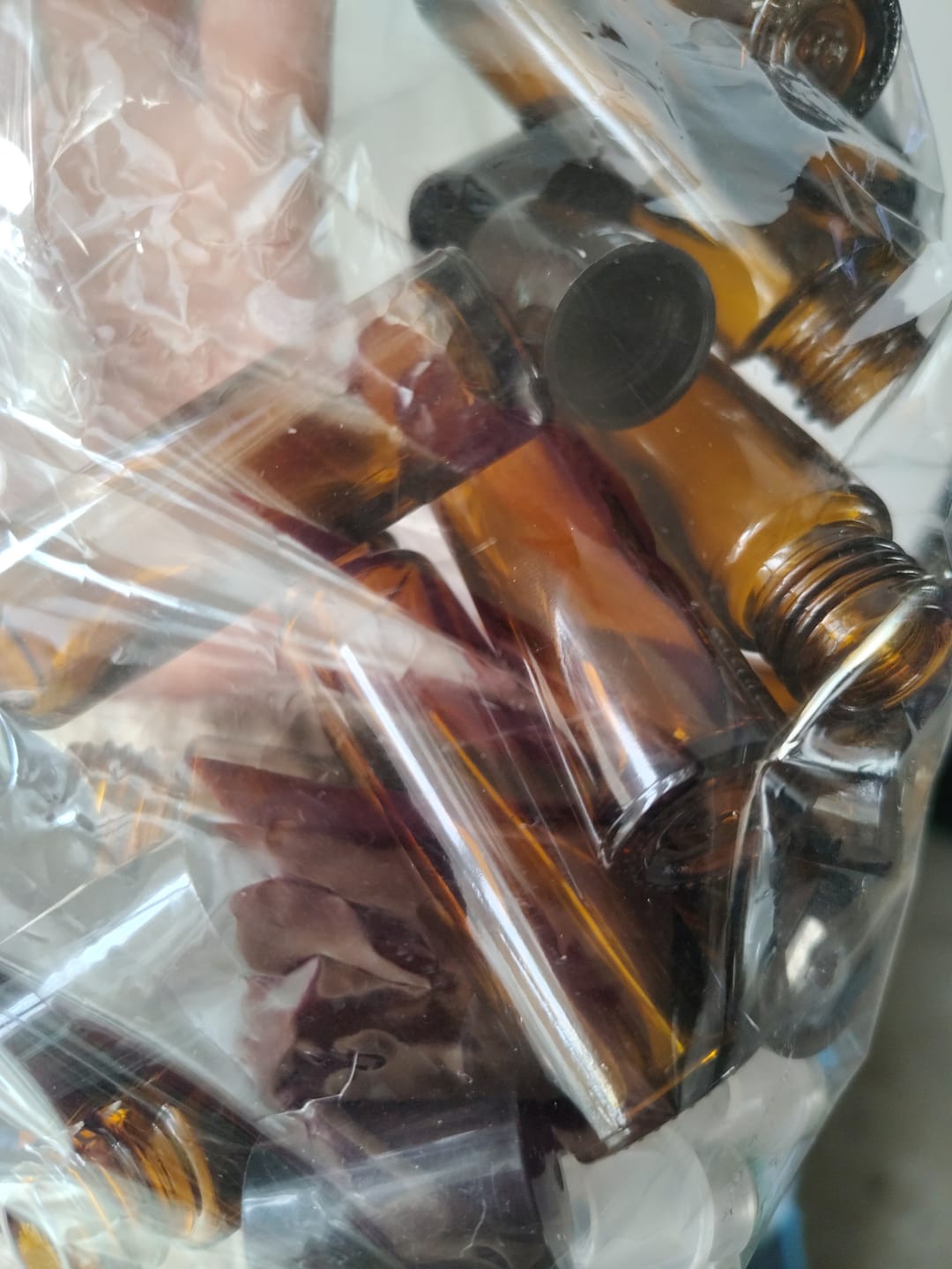 Customer photo review of Roll on 10 ml vidrio grueso ámbar tapa negra bola