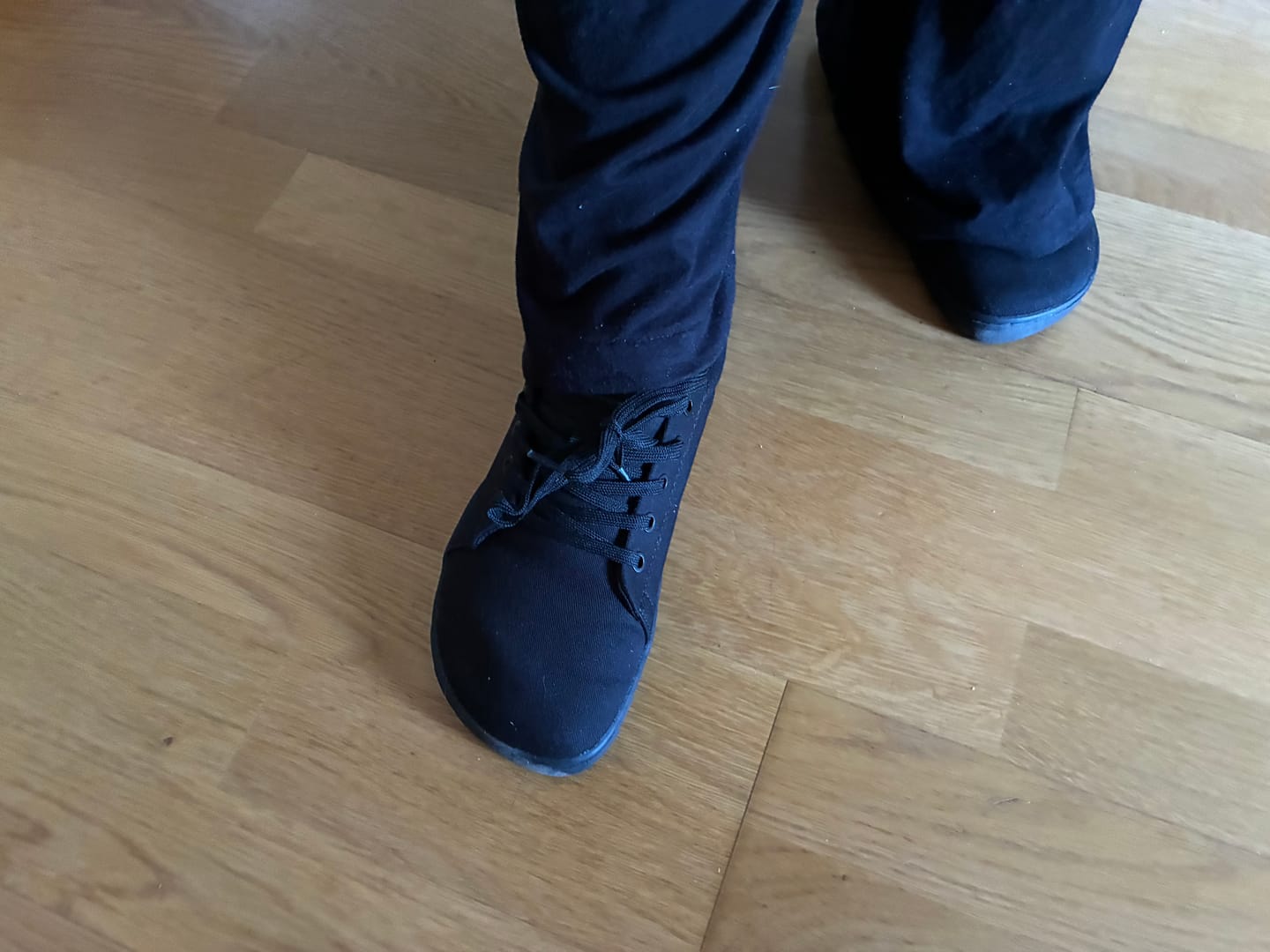 Customer photo review of Vaistoa Rento 2 -paljasjalkatennarit
