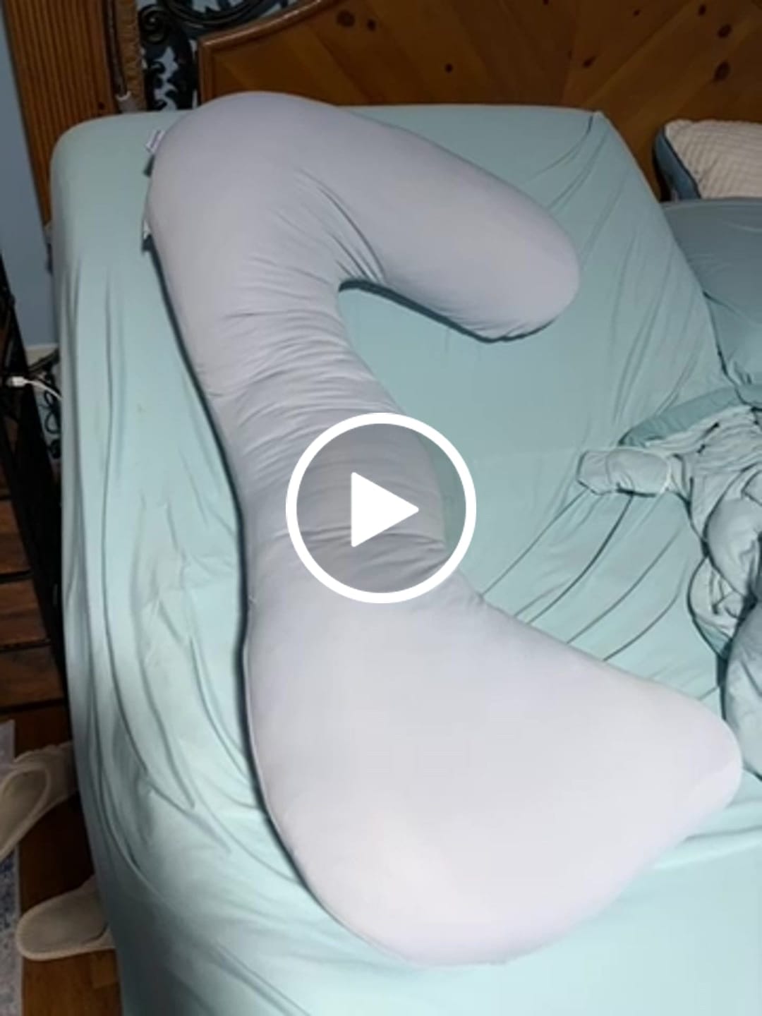 Customer video review of BodyAlign Plus+ Cooling Pillow