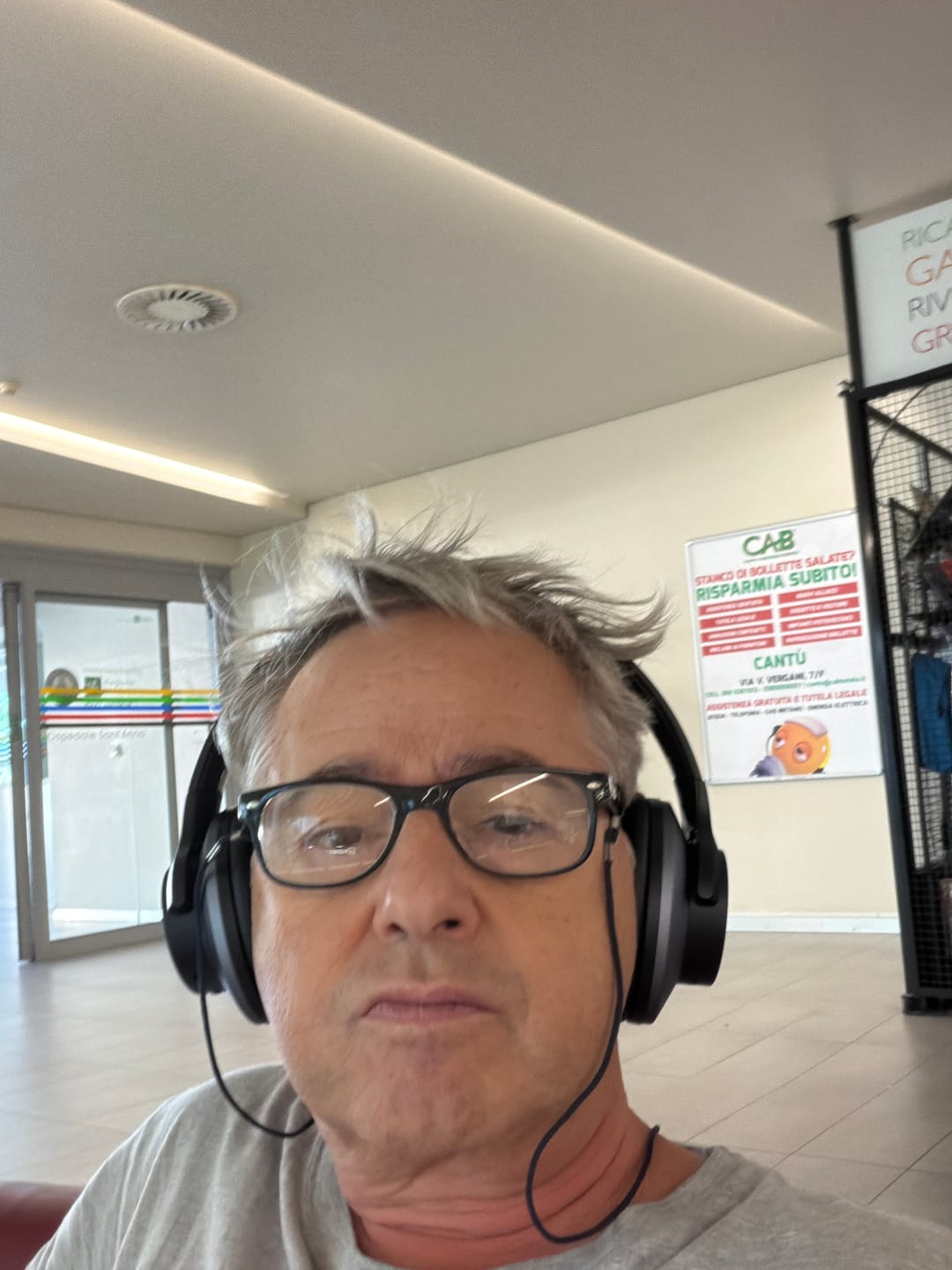 Customer photo review of Oneodio A Series - Bluetooth 5.0 Active Noise Cancelling Wireless Headphones - Built-in Microphone, Type C Charging & Carry Case - Extended 2 Year Warranty Included