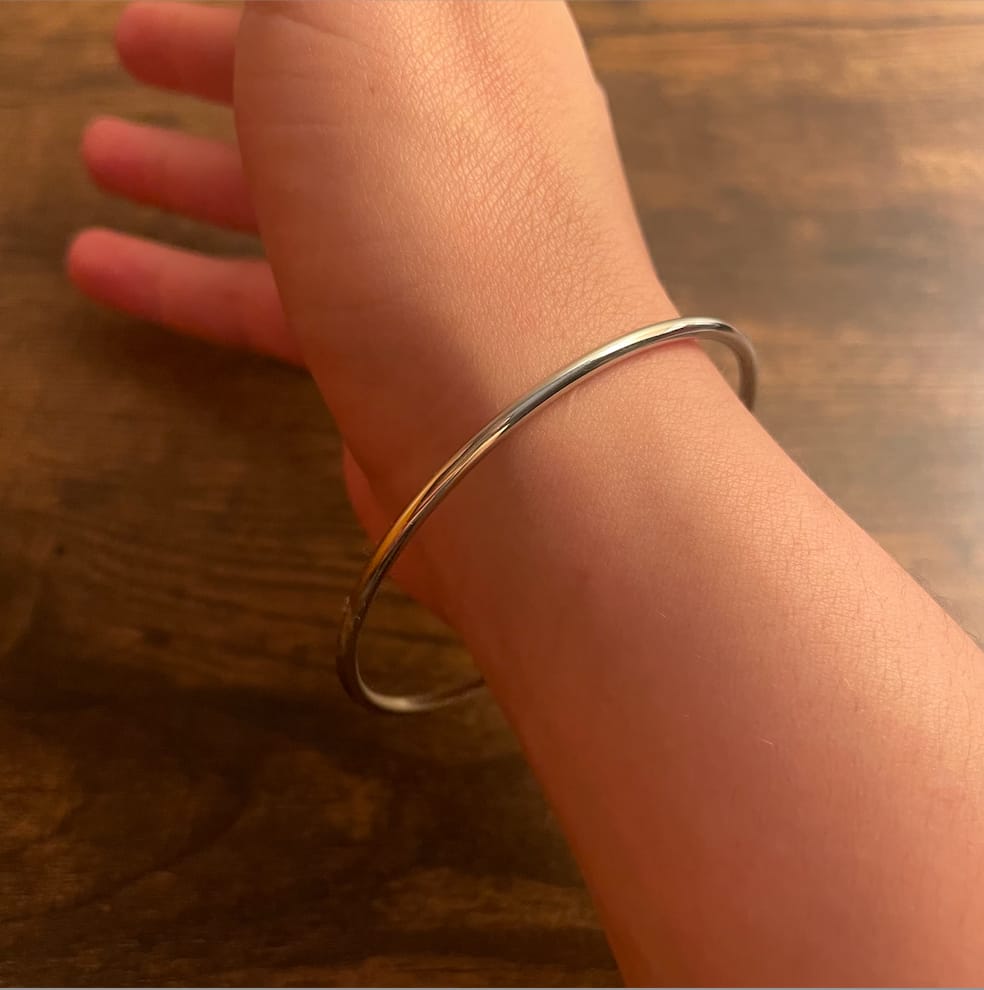 Customer photo review of Brazalete Delgado Cerrado