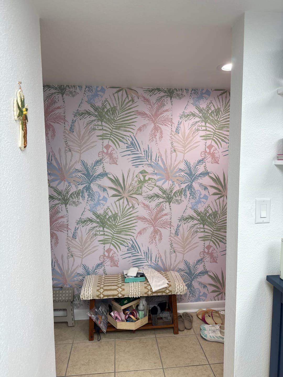 Customer photo review of Reagon - Abstract Tropical Palm Trees & Leaves Wallpaper