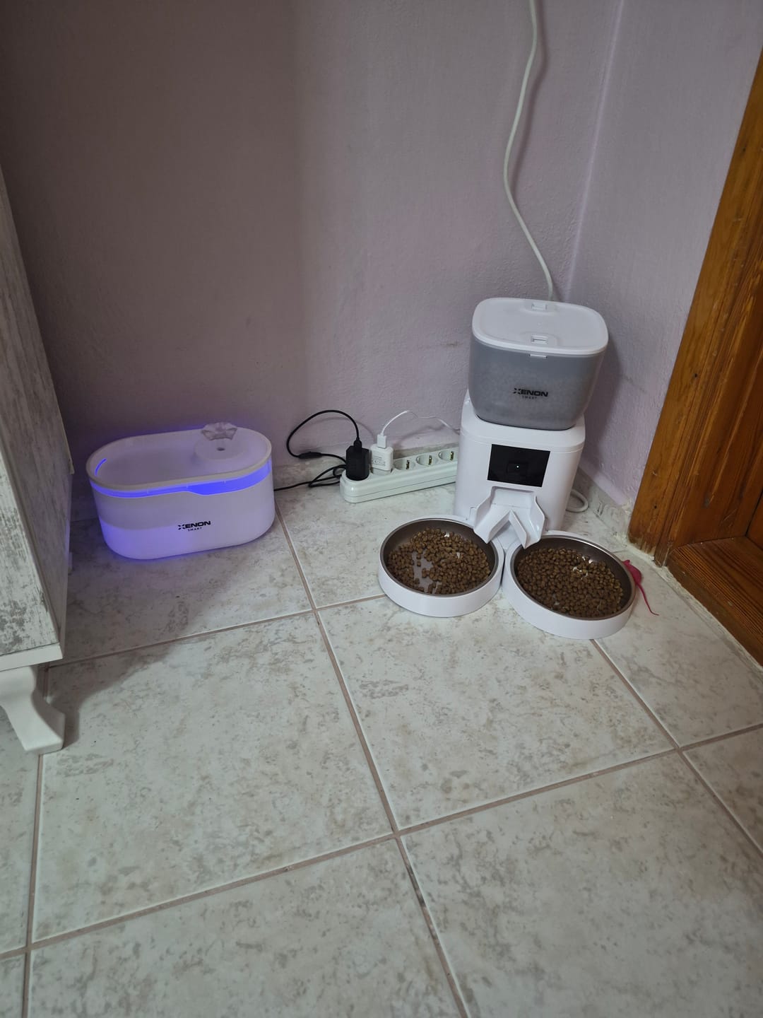 Customer photo review of Otomatik Mama Kabı (Kameralı) | Çelik Çift Kaseli, 4L, 1080P, 2MP, Sesli, Akıllı Mama Kabı