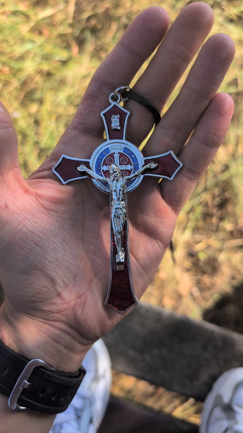 Customer photo review of FREE Today: Classic Style Red/Blue Crafted Crucifix Big Size Pendant Necklace(5 color)