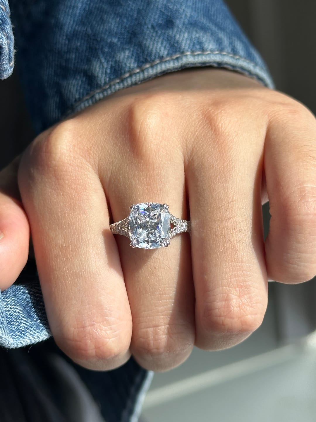 Customer photo review of S925 Split Shank 4.0Ct Cushion Cut Stackable Ring in Sterling Silver Engagement Ring For Women