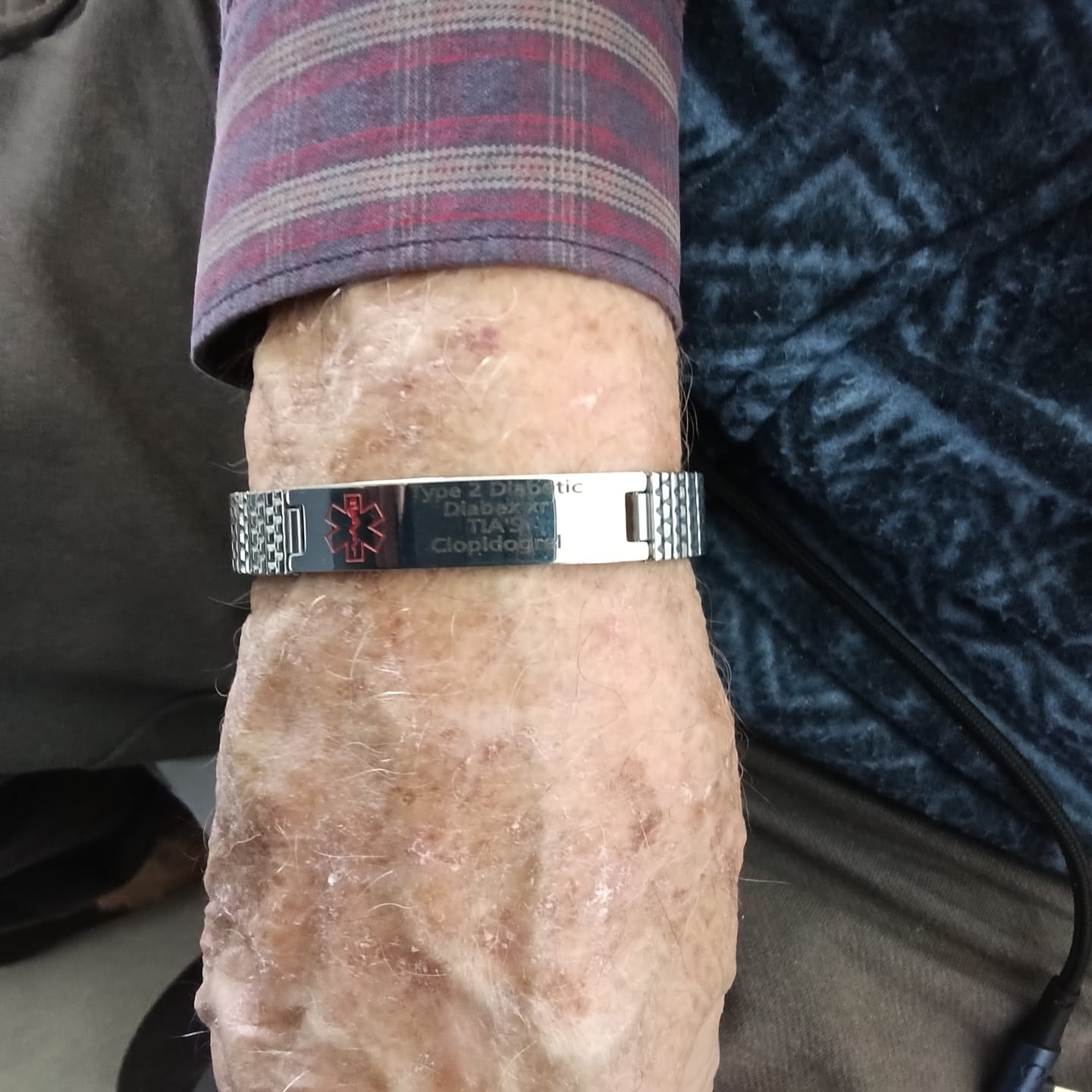 Customer photo review of Stainless Steel Medical Alert ID Stretchable Bracelet